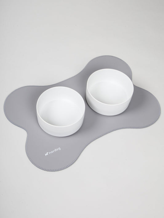 Tappetino Sottociotola per Cane Nordog Grigio– Impermeabile a Forma di Osso 50x35 cm